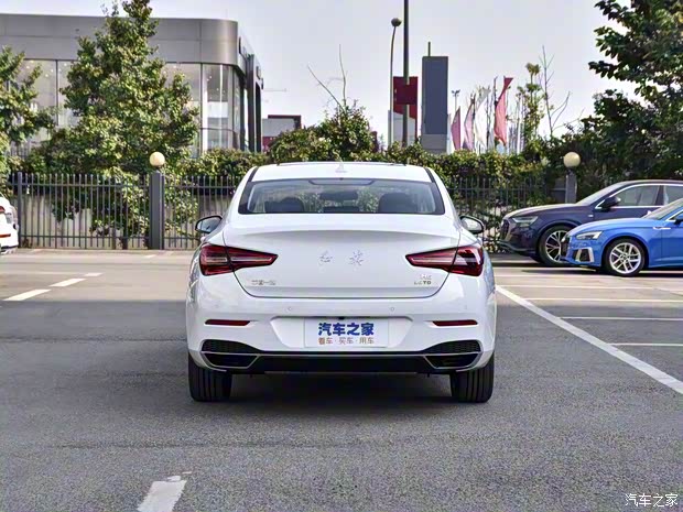 一汽红旗 红旗H5 2022款 1.8T 自动智联旗享版