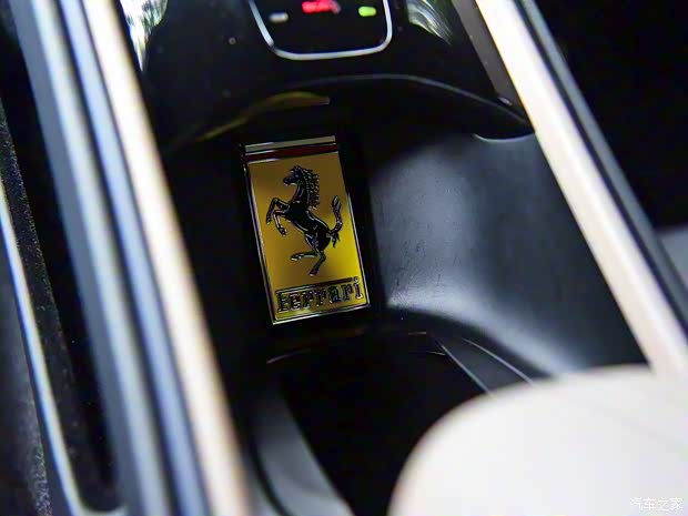 法拉利 Roma 2020款 3.9T V8