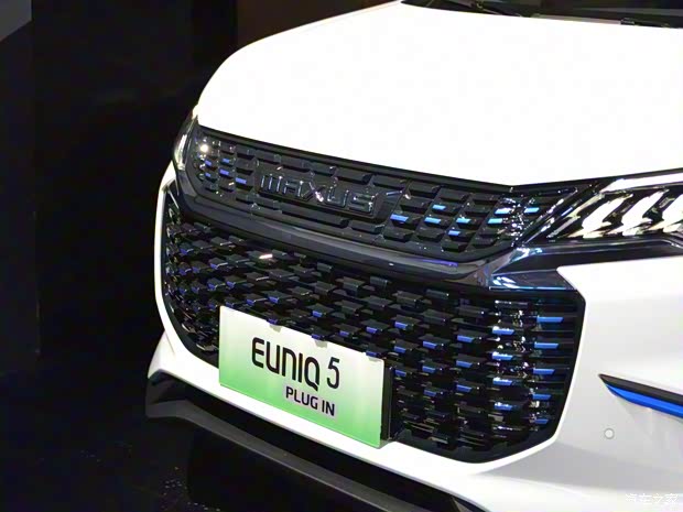 上汽大通 上汽MAXUS EUNIQ 5 2020款 1.3T PLUG IN 豪華版