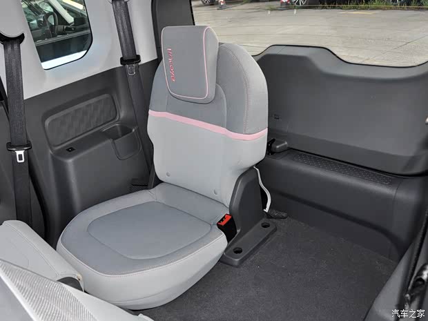 上汽通用五菱 新宝骏E300 2020款 基本型