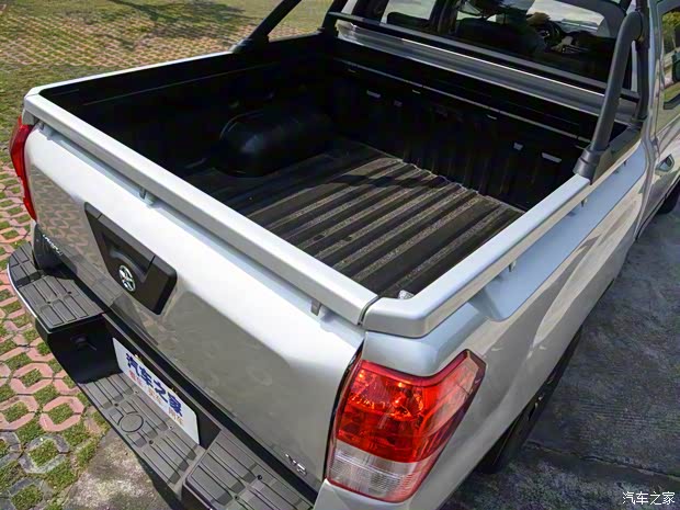 大運(yùn)汽車 大運(yùn)皮卡 2020款 2.4T汽油兩驅(qū)手動尊享型標(biāo)軸4K22D4T