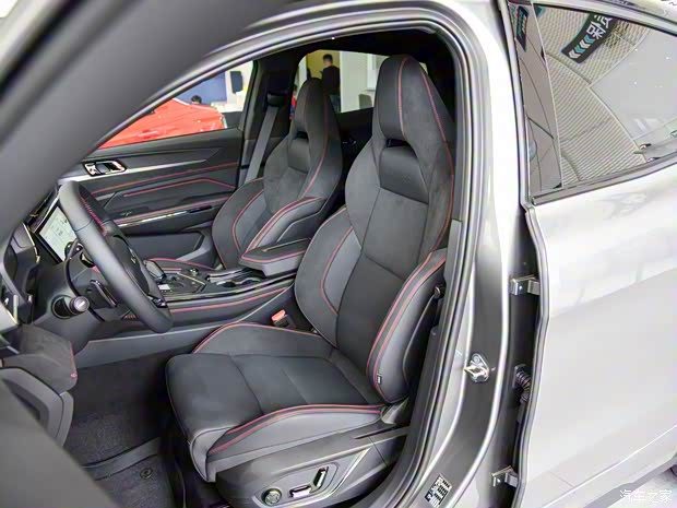 领克 领克05 2020款 2.0TD 四驱劲Halo