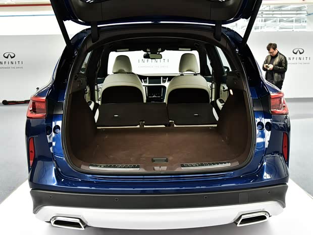 东风英菲尼迪 英菲尼迪QX50 2018款 2.0T 限量版 东风英菲尼迪 英菲尼迪QX50 2018款 2.0T 限量版