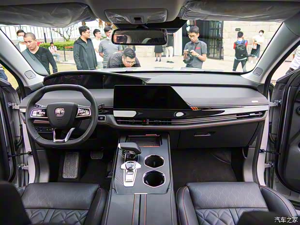 長(zhǎng)安汽車 長(zhǎng)安UNI-K 2021款 UNI量產(chǎn)版