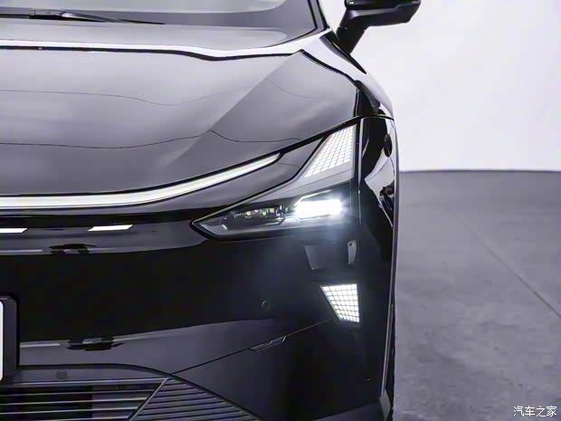 吉利汽车 极越01 2023款 三元锂 吉利汽车 极越01 2023款 三元锂