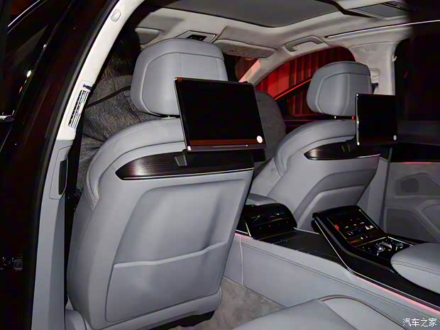 奥迪(进口) 奥迪A8 2018款 A8L 55 TFSI quattro尊贵版