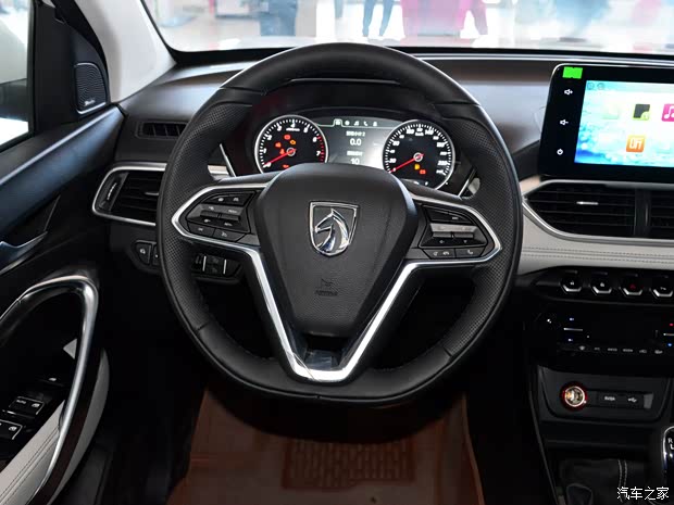 上汽通用五菱 宝骏530 2018款 1.5T 手动尊贵型