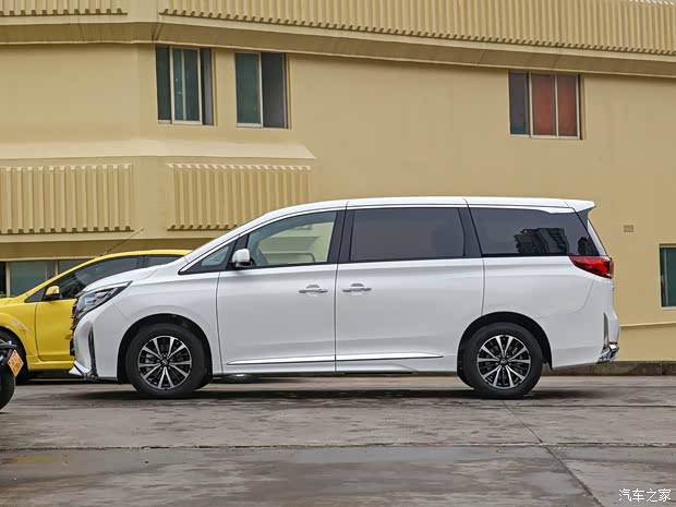 广汽乘用车 传祺M8 2021款 领秀系列 390T 尊享版
