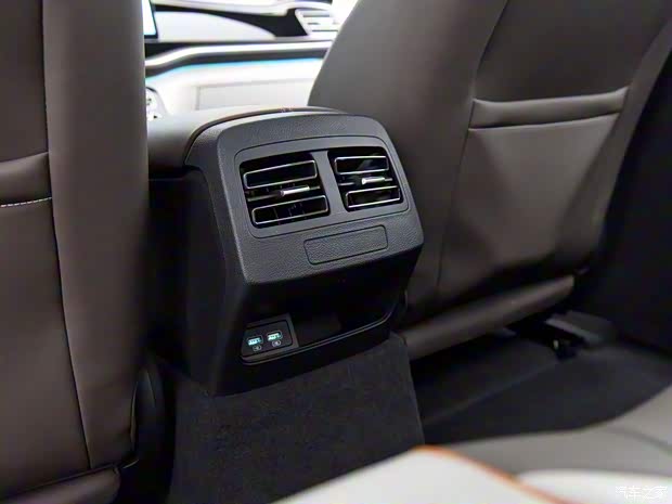 比亞迪 秦PLUS 2023款 冠軍版 DM-i 120KM 旗艦型