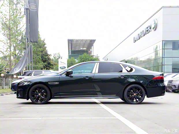 奇瑞捷豹路虎 捷豹XFL 2021款 XFL 2.0T P300 四驱旗舰运动版 奇瑞捷豹路虎 捷豹XFL 2021款 XFL 2.0T P300 四驱旗舰运动版