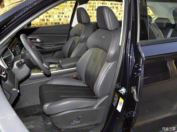 长安汽车 长安欧尚X7 2021款 1.5T 人脸识别全自动泊车太空逍遥版