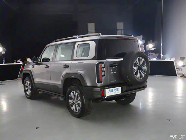 北京越野 北京BJ40 2024款 基本型 北京越野 北京BJ40 2024款 基本型