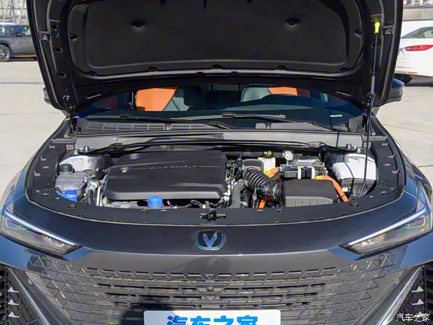 长安汽车 长安UNI-V 智电iDD 2023款 智电iDD 1.5T 基本型 长安汽车 长安UNI-V 智电iDD 2023款 智电iDD 1.5T 基本型