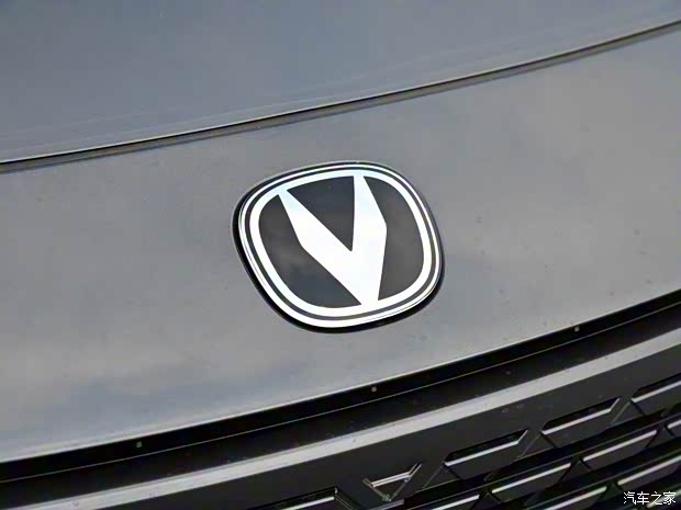 長(zhǎng)安汽車 長(zhǎng)安UNI-V 2022款 2.0T 鋒速版