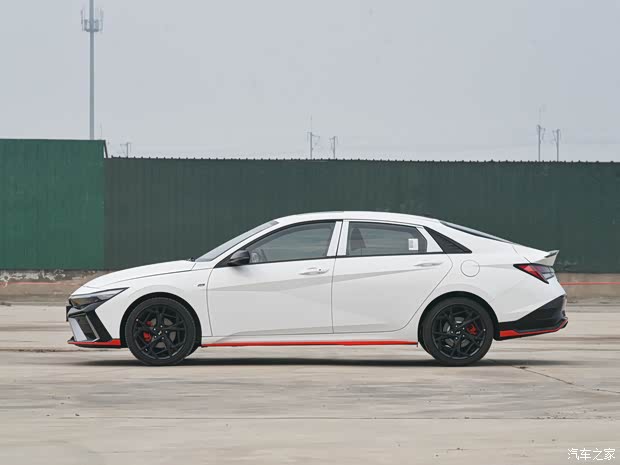 北京现代 伊兰特 2023款 240TGDi DCT N Line LUX尊贵版 北京现代 伊兰特 2023款 240TGDi DCT N Line LUX尊贵版