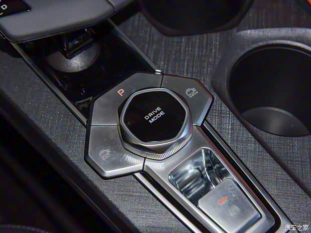 长安汽车 长安UNI-V新能源 2023款 蓝鲸iDD 1.5T 基本型 长安汽车 长安UNI-V新能源 2023款 蓝鲸iDD 1.5T 基本型