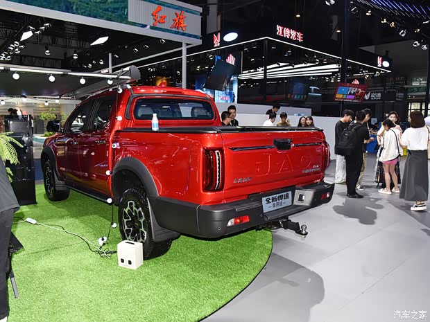 江淮汽車 悍途 2023款 2.0T 自動(dòng)柴油四驅(qū)商務(wù)型標(biāo)雙