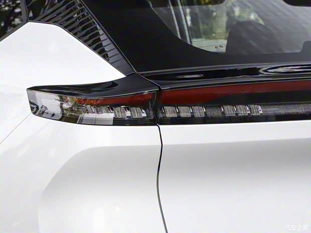 东风乘用车 SKY EV01 2023款 445km PRO 东风乘用车 SKY EV01 2023款 445km PRO