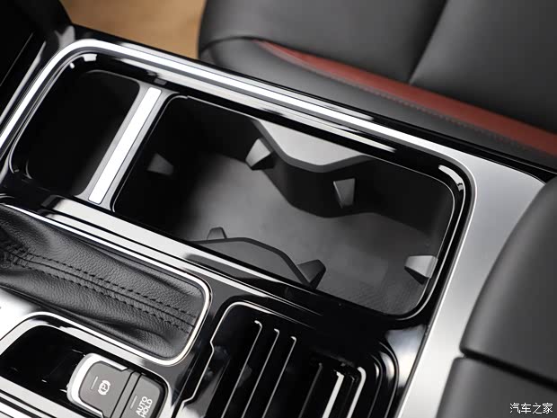 廣汽乘用車(chē) 傳祺GS8 2020款 GS8S 390T 兩驅(qū)豪華智聯(lián)版