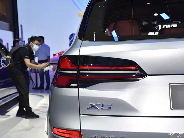 华晨宝马 宝马X5 2023款 xDrive 40Li 尊享型M运动曜夜套装 华晨宝马 宝马X5 2023款 xDrive 40Li 尊享型M运动曜夜套装