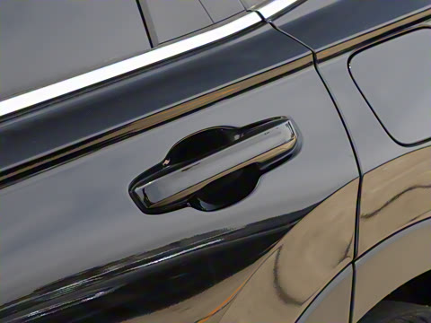 2024款 240TURBO 四驱尊耀版 5座 2024款 240TURBO 四驱尊耀版 5座