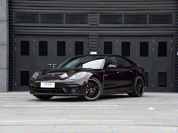 保時(shí)捷 Panamera新能源 2023款 改款 Panamera 4 E-Hybrid 鉑金版 2.9T