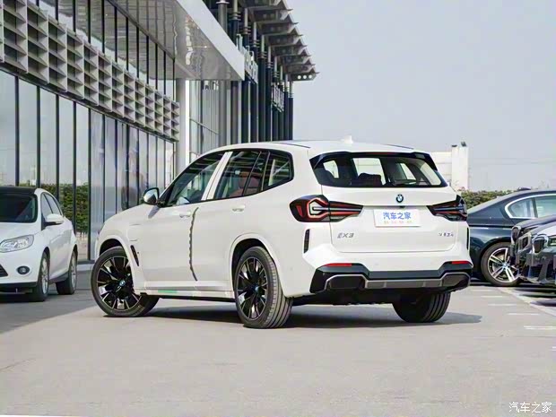 華晨寶馬 寶馬iX3 2022款 改款 創(chuàng)領(lǐng)型
