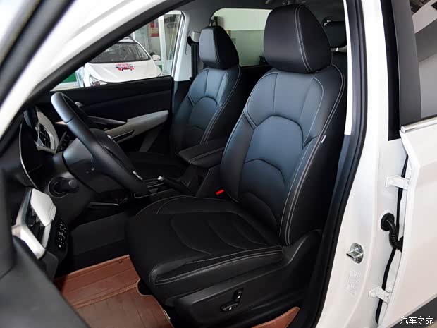 上汽通用五菱 宝骏530 2018款 1.5T 手动尊贵型