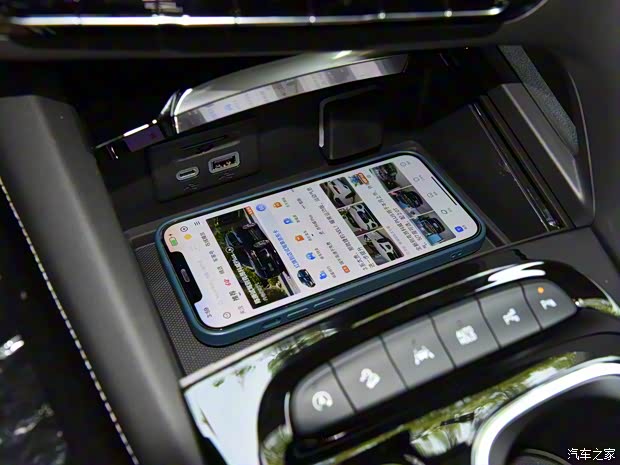 上汽通用别克 昂科威Plus 2021款 Avenir艾维亚 7座版