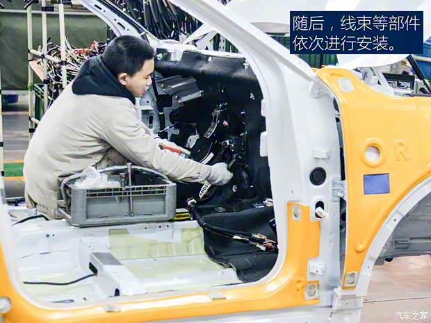 众泰汽车 众泰T700 2017款 1.8T 双离合旗舰型贺岁版 众泰汽车 众泰T700 2017款 1.8T 双离合旗舰型贺岁版