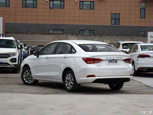 北京汽车 BEIJING-U5 2020款 1.5L 手动尊贵版