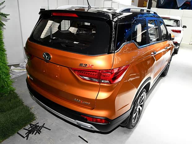 北汽銀翔 北汽幻速S3 2018款 S3X 高配