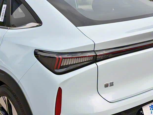 睿蓝汽车 睿蓝7 2023款 605km 猎光 睿蓝汽车 睿蓝7 2023款 605km 猎光