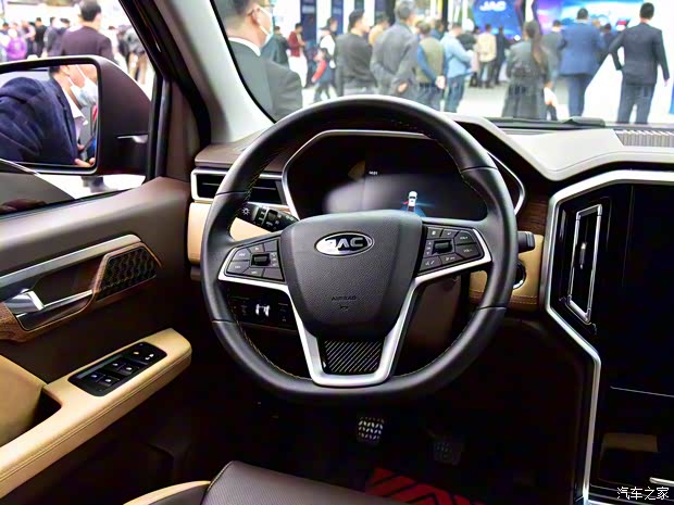 江淮汽车 悍途 2021款 2.0T商用版手动柴油四驱高配版标轴HFC4DB2-2E