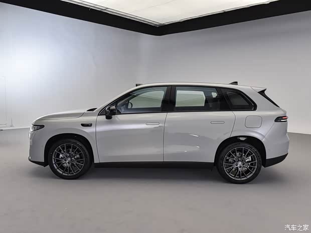 零跑汽车 零跑C10 2024款 210智驾版 零跑汽车 零跑C10 2024款 210智驾版