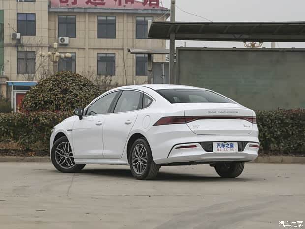 比亞迪 秦PLUS 2023款 DM-i 120KM 旗艦型