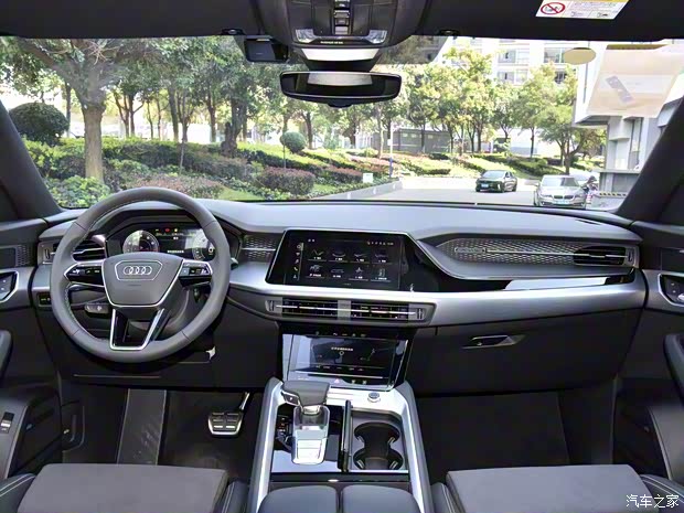 上汽奧迪 奧迪Q6 2023款 40 TFSI quattro 觀云型 飛騎套裝