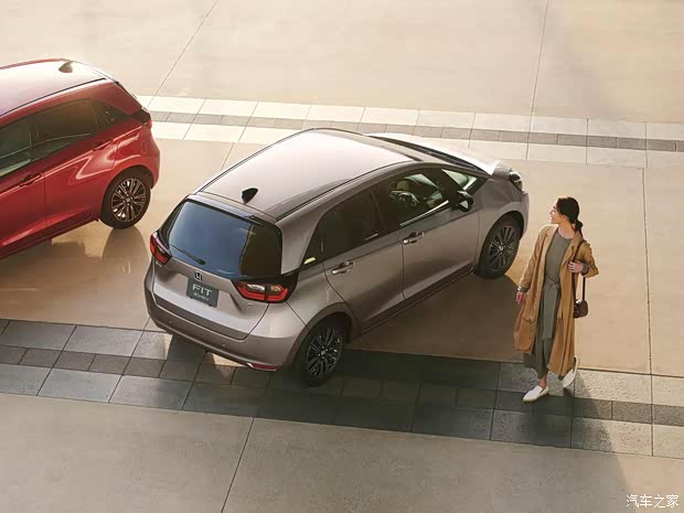 本田(進(jìn)口) 飛度(進(jìn)口) 2021款 e:HEV Maison 20周年特別式樣