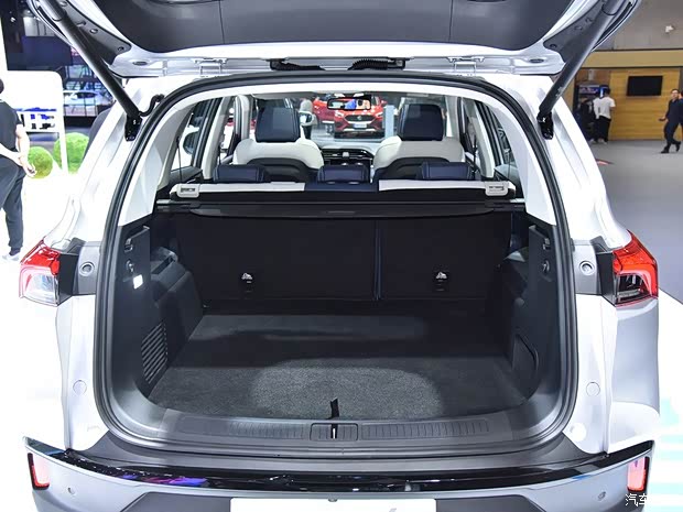 上汽大通 上汽MAXUS EUNIQ 6 2019款 基本型