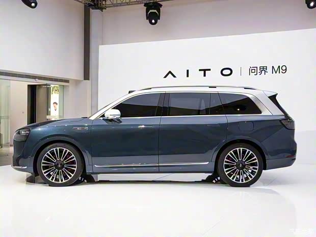 赛力斯汽车 问界M9 2023款 纯电 赛力斯汽车 问界M9 2023款 纯电
