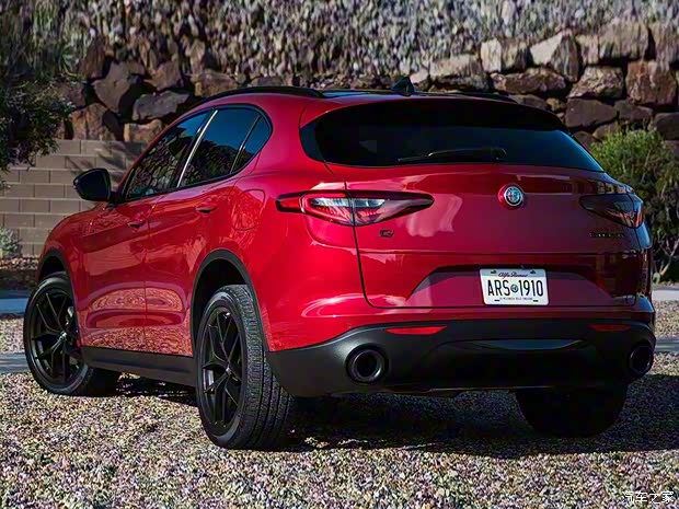 阿尔法·罗密欧 Stelvio 2018款 Nero Edizione