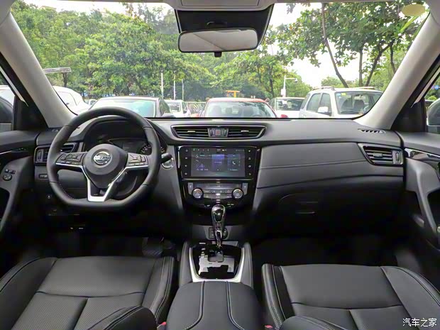东风日产 奇骏 2021款 2.0L XL ITS 3rows CVT 2WD智联七座舒适版