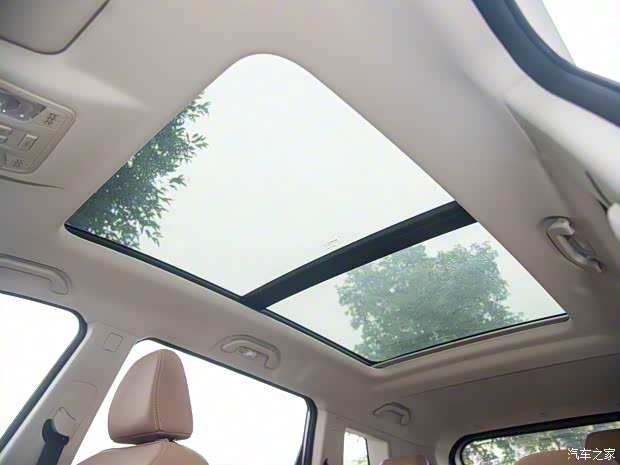 中国重汽VGV VGV U75PLUS 2021款 2.0TGDI 梦幻旅行版 7座