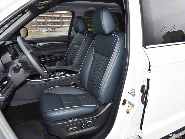 長安汽車 長安CS95 2023款  基本型