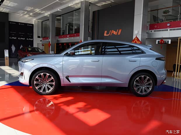 长安汽车 长安UNI-K 2021款 2.0T 尊贵型 长安汽车 长安UNI-K 2021款 2.0T 尊贵型