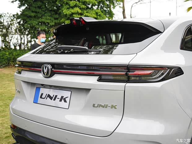 長(zhǎng)安汽車 長(zhǎng)安UNI-K 2021款 UNI量產(chǎn)版