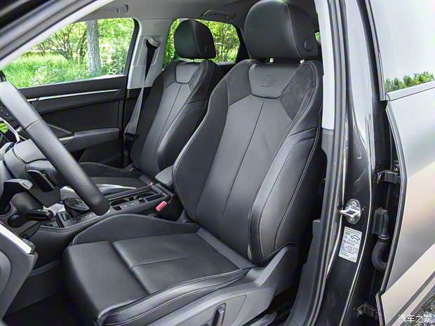 一汽-大眾奧迪 奧迪Q3 2020款 轎跑 45 TFSI quattro 定制尊享版