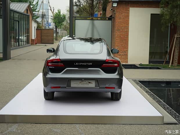 零跑汽车 LP-S01 2018款 基本型