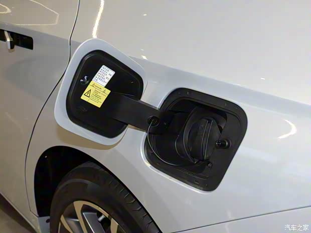 广汽埃安 AION S 2021款 Plus 基本型