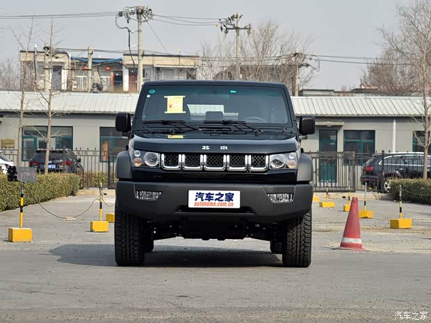 北京汽车 北京BJ40 2018款 40L 2.0T 手动柴油四驱尊贵版